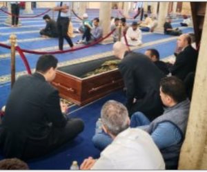 انتهاء صلاة الجنازة على الدكتور أحمد عمر هاشم بحضور شيخ الأزهر وكبار العلماء