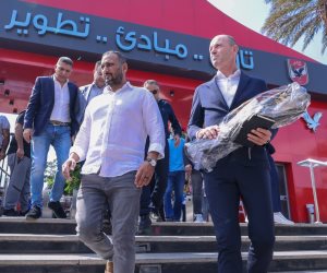 مدرب الأهلى الجديد يصل اليوم لقيادة الفريق
