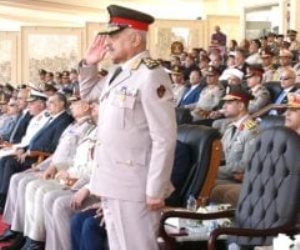 وزير الدفاع يشهد حفل تخرج دفعات جديدة من الكليات العسكرية
