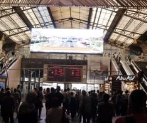 محطة مصر برمسيس تذيع فعاليات مؤتمر شرم الشيخ للسلام بشاشات ضخمة