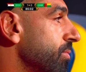 فرحة وتهنئة صلاح واللاعبين والجهاز الفنى بعد نهاية مباراة مصر وغينيا بيساو.. فيديو