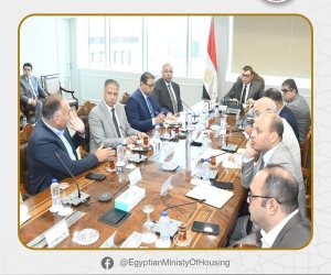 وزير الإسكان يعقد اجتماعاً مع مسئولي شركة "فاوندرز للتطوير العقاري" لبحث فرص التعاون