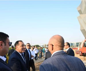 رئيس الوزراء يطمئن على انتهاء أعمال تطوير المنطقة المحيطة بالمتحف الكبير رئيس الوزراء يطمئن على انتهاء أعمال تطوير المنطقة المحيطة بالمتحف الكبير