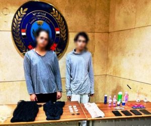 ضبط رجلين بالجيزة تنكرا بملابس نسائية للترويج لأعمال الفجور عبر تطبيق هاتفي