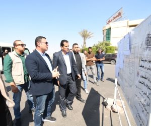 وزير الإسكان يتفقد الطرق والمحاور والميادين بمدينة العاشر من رمضان لمتابعة الأعمال التي تم وجارٍ تنفيذها