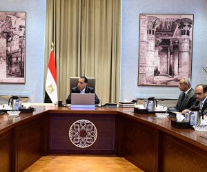 «مدبولي» يستعرض مع الرئيس التنفيذي لوكالة الفضاء المصرية مستجدات برنامج الفضاء الوطني