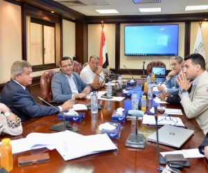لجنة التشريعات والقوانين ومواثيق الشرف تعقد أولى اجتماعاتها في إطار اللجنة الرئيسية لتطوير الإعلام المصري