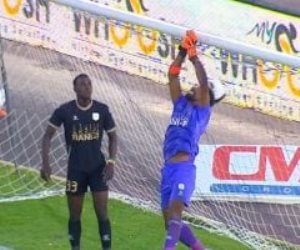 الدقيقة 57 .. مصطفى فتحي يسجل أغرب أهداف الدوري فى شباك فاركو.. فيديو
