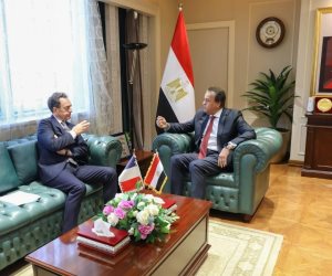 وزير الصحة يستقبل سفير فرنسا بمصر للإتفاق على تنفيذ خطة لتقديم المساعدات الإنسانية لقطاع غزة