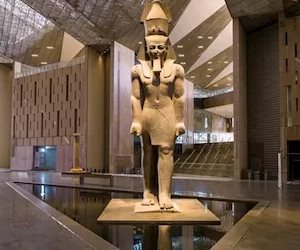 مدير"منظمة التجارة الخارجية اليابانية": "المتحف المصري الكبير" أيقونة للتراث المصري وشراكة تتجاوز التمويل مدير"منظمة التجارة الخارجية اليابانية": "المتحف المصري الكبير" أيقونة للتراث المصري وشراكة تتجاوز التمويل