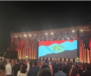 انطلاق حفل ختام مهرجان الجونة السينمائى بالسلام الوطنى انطلاق حفل ختام مهرجان الجونة السينمائى بالسلام الوطنى