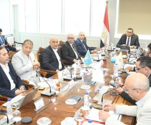 وزير الإسكان يلتقى مسئولى شركة HDP ضمن سلسلة اجتماعات متابعة موقف مبيعات وتسويق المشروعات بالمدن الجديدة وزير الإسكان يلتقى مسئولى شركة HDP ضمن سلسلة اجتماعات متابعة موقف مبيعات وتسويق المشروعات بالمدن الجديدة
