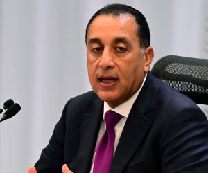 رئيس الوزراء يبدأ جولة ميدانية جديدة لتفقد وافتتاح عددٍ من المشروعات التنموية والخدمية بمحافظة السويس رئيس الوزراء يبدأ جولة ميدانية جديدة لتفقد وافتتاح عددٍ من المشروعات التنموية والخدمية بمحافظة السويس