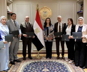 وزيرة التضامن الاجتماعي تكرم الإدارة العامة لرعاية المسنين بالوزارة