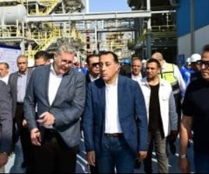 رئيس الوزراء يفتتح مشروع استرجاع الغازات بشركة النصر للبترول خلال جولته اليوم