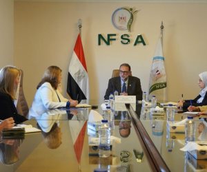 رئيس الهيئة القومية لسلامة الغذاء يلتقي المستشارة الزراعية الإقليمية بوزارة الزراعة رئيس الهيئة القومية لسلامة الغذاء يلتقي المستشارة الزراعية الإقليمية بوزارة الزراعة