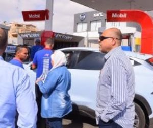 وزير العمل يواصل جولاته لمتابعة التزام المنشآت بتطبيق الحد الأدنى للأجور وزير العمل يواصل جولاته لمتابعة التزام المنشآت بتطبيق الحد الأدنى للأجور