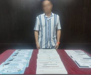 ضبط أحد الأشخاص لإدارته كيان تعليمي "بدون ترخيص" بالجيزة للنصب والاحتيال على المواطنين ضبط أحد الأشخاص لإدارته كيان تعليمي "بدون ترخيص" بالجيزة للنصب والاحتيال على المواطنين