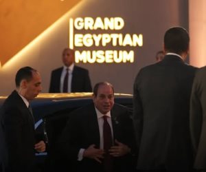 الرئيس السيسى يصل مقر المتحف المصرى الكبير لبدء فعاليات الافتتاح الرسمى