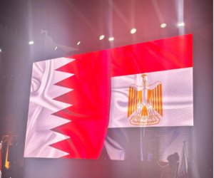 المصريون فى قطر يشاهدون عبر الشاشات احتفال افتتاح المتحف المصرى الكبير.. صور