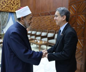 شيخ الأزهر يستقبل وزير شؤون المسلمين في سنغافورة ويناقشان تعزيز العلاقات العلمية والدعويَّة