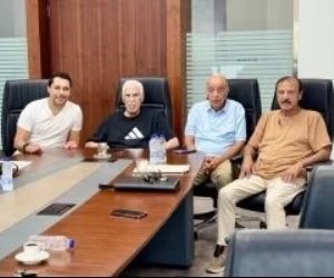 بعد تعافيه من الوعكة الصحية.. حسن شحاتة يحضر اجتماعات اللجنة الفنية باتحاد الكرة