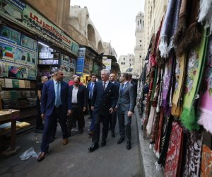 ملك بلجيكا يتجول في شوارع القاهرة ويستمتع بأجواء العاصمة التاريخية ومعالمها الأثرية 