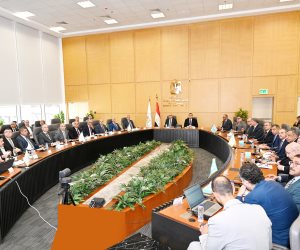 وزير الإسكان ورئيس الهيئة العربية للتصنيع يتابعان موقف تنفيذ مشروعات المبادرة الرئاسية "حياة كريمة"