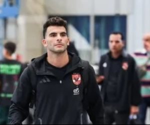 وصول بعثة الأهلى إلي الإمارات استعدادا للمشاركة فى السوبر المصري