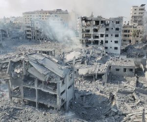 «الأونروا» تحذر : 75 ألف نازح في غزة يحتمون داخل مبانٍ متضررة و90% يعانون من سوء التغذية