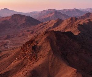 لماذا تجلى الله على جبل الطور وكلم عليه موسى دون بقية البقاع المباركة؟