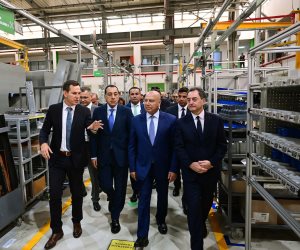 مدبولي: قطاع الصناعة يشهد افتتاحات لمصانع جديدة ويقود مع التصدير عمليات النمو المتسارع