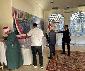 إقبال كبير للمصريين فى سلطنة عمان على التصويت فى انتخابات مجلس النواب 2025.. صور