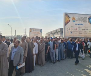 توافد كبير للمصريين فى الكويت على التصويت بانتخابات مجلس النواب 2025.. صور