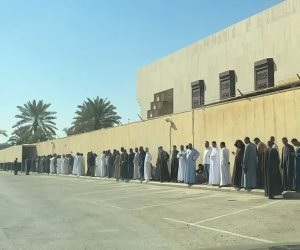 توافد كثيف لأبناء الجالية المصرية في الرياض للتصويت بانتخابات النواب (صور)