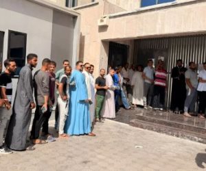 المصريون في الإمارات يدلون بأصواتهم بانتخابات النواب.. صور