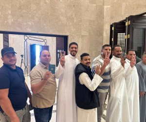 المصريون في الإمارات يتوافدون على لجان التصويت بانتخابات مجلس النواب (صور)