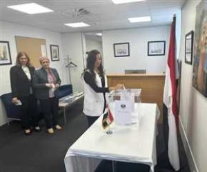 المصريون في باريس يتوافدون بكثافة على مراكز الاقتراع للمشاركة في انتخابات مجلس النواب 