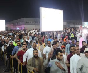 طوابير وطنية لم تحدث من قبل.. إقبال على لجان الانتخابات للمصريين في الكويت (صور)