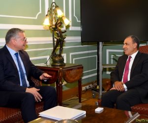 وزيرا الخارجية والبترول يبحثان التعاون بين الوزارتين لجذب الاستثمارات الأجنبية الي قطاع البترول