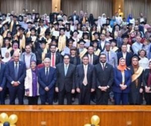 رئيس جامعة القاهرة يشهد احتفالية نادى أعضاء هيئة التدريس لتكريم أبناء الأعضاء