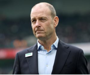 رقصة توروب.. احتفالات مثيرة لنجوم الأهلى فى غرفة خلع الملابس "فيديو"