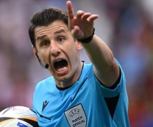 صاحب أشهر لكمة.. من هو خليل أوموت ملير حكم مباراة الأهلي والزمالك في السوبر المصري؟