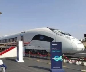 شاهد أول ظهور للقطار الكهربائى السريع فيلارو.. صور