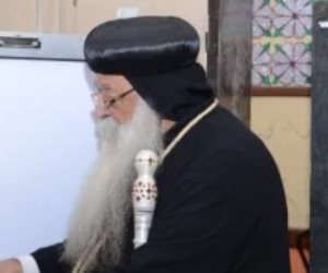 مطران دشنا بقنا يدلي بصوته في انتخابات مجلس النواب