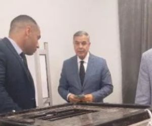 محافظ الإسكندرية يدلي بصوته في مدرسة الحسن بن الهيثم بحى العامرية