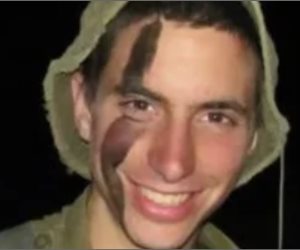 إعلام عبري: عائلة الجندى هدار جولدن ترفض طلب نتنياهو بزيارة منزلهم لتقديم العزاء