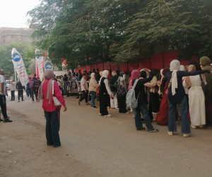 توافد الناخبيين علي لجان الاقتراع بمحافظة الفيوم 