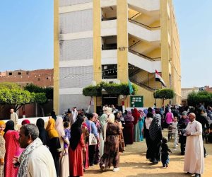 لجنة صفط بني مزار بالمنيا. تشهدا توافدًا كبير للناخبين والمرأة الصعيدية تتصدر المشهد