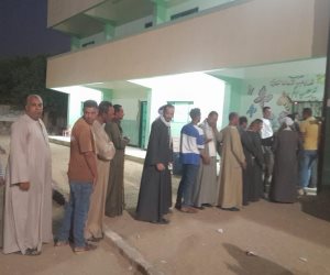 توافد للناخبين على اللجنة الانتخابية لقرية بانوب ظهر الجمل وقرية المحمودية فى أسيوط 